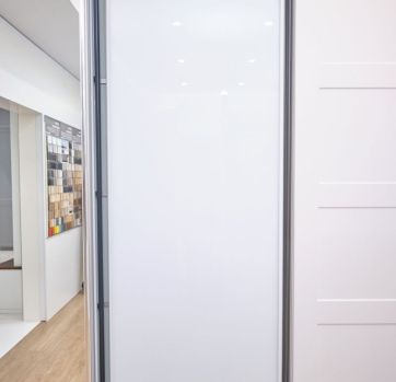 Glass-White-Glass